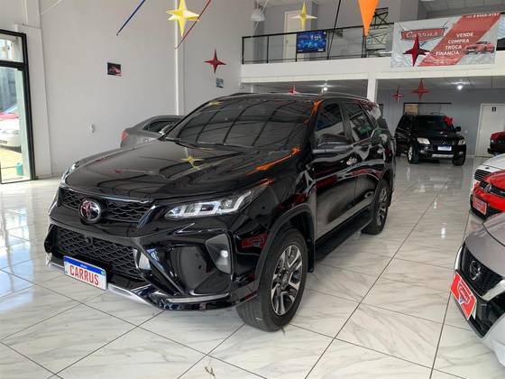 TOYOTA HILUX SW4 2.8 D-4D TURBO DIESEL DIAMOND 7L 4X4 AUTOMÁTICO TOYOTA HILUX SW4 2.8 D-4D TURBO DIESEL DIAMOND 7L 4X4 AUTOMÁTICO